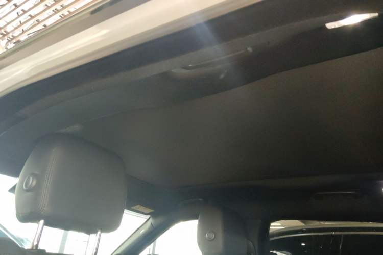 Used Land Rover Range Rover Velar 2023 250 PS Ebony Black Limited Edition
