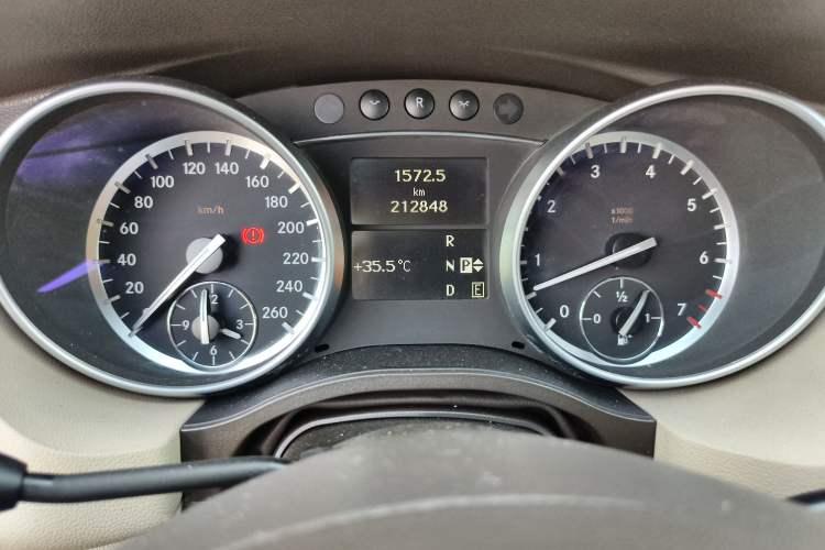 Used Mercedes-Benz R-Class 2014 R 320 4MATIC Luxury Model
