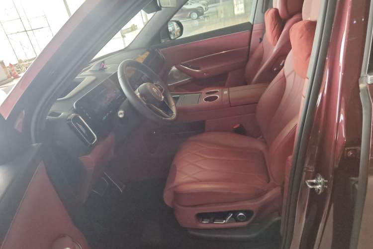 Used Hima AITO M8 2025 Extended-Range Ultra Version 53.4 kWh 5-Seater Edition
