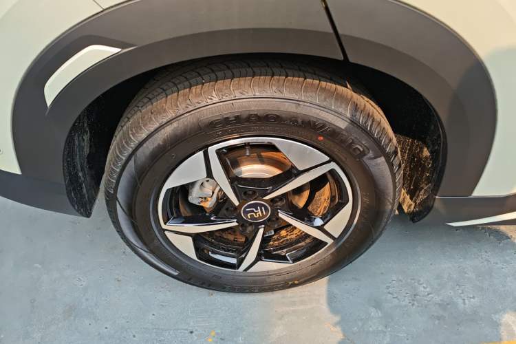 Used BYD Yuan UP 2025 Intelligent Driving Version 401 KM Dynamic Edition Right Rear Wheel Hub