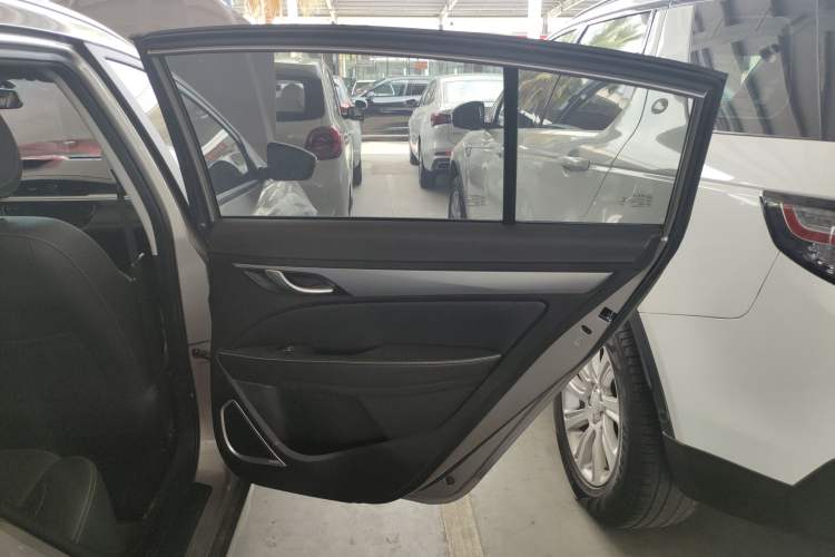 Used Geely Auto Vision S1 2019 Upgraded Model 1.5L Manual Elite Version