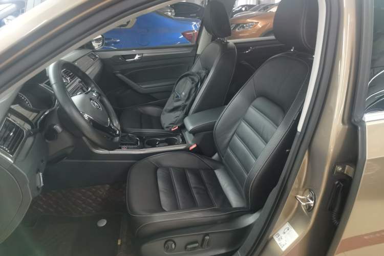 Used Volkswagen Passat 2017 330TSI DSG Luxury Edition Left Front Seat