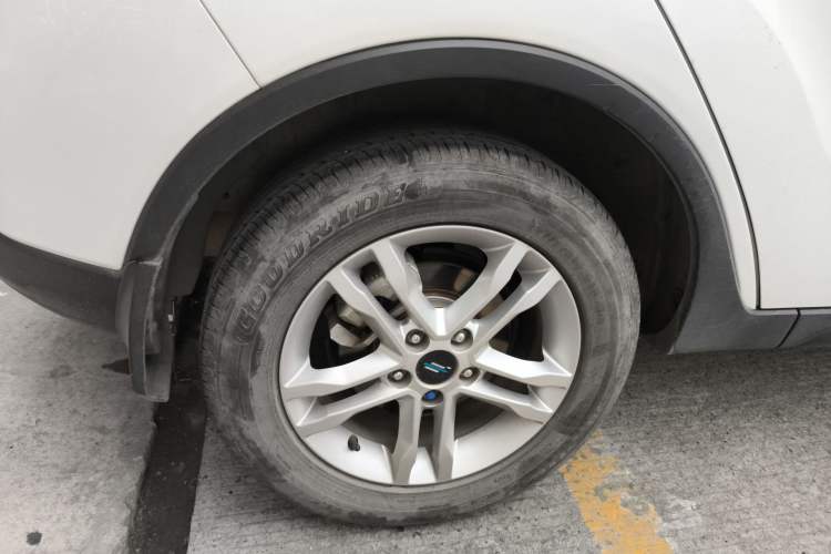 Used CHANGAN OSHAN COS5 2021 1.6L CVT Luxury Model Right Rear Wheel Hub