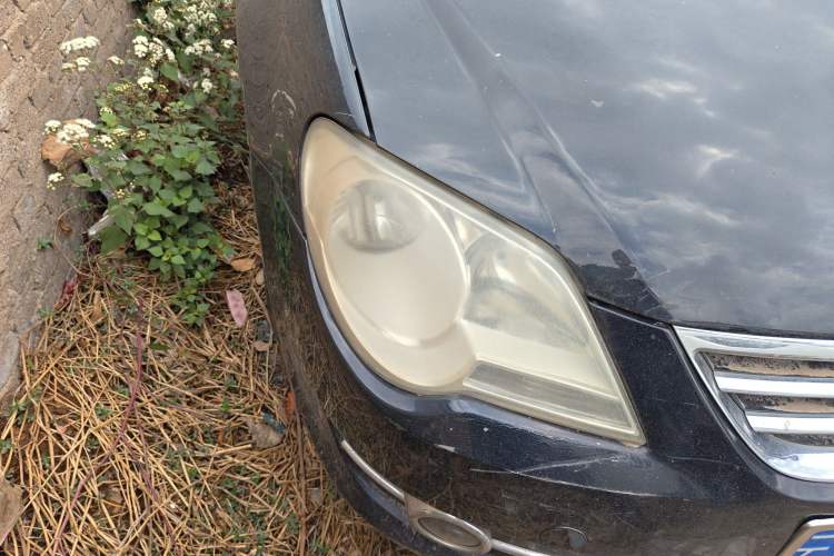 Used Volkswagen Bora 2012 1.6L Manual Comfort Model Right Front Headlight