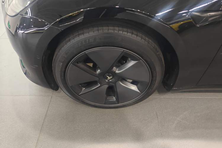 Used Tesla Model 3 2022 Rear-Wheel-Drive Version Left Front Wheel Hub