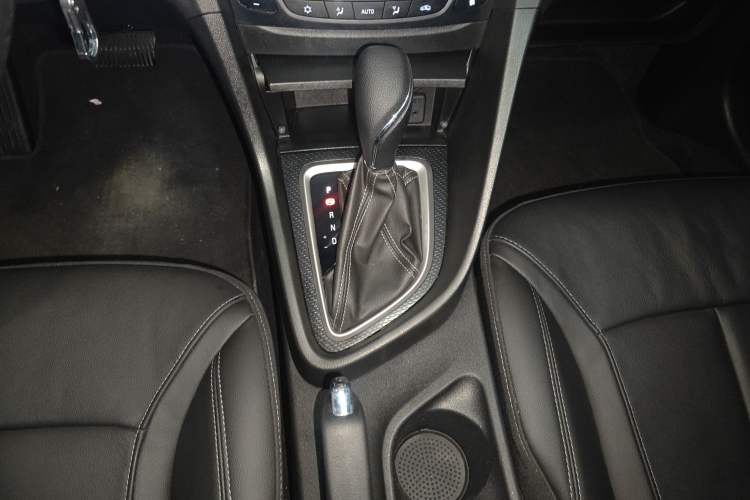 Used Buick GT 2019 15T Dual-Clutch Connected Elite Model China VI Gear Lever