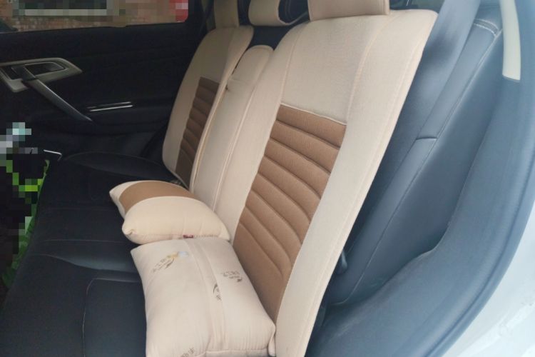 Used Geely Auto Emgrand X7 Sport 2018 1.8TD Automatic Two-Wheel Drive Smart Connect 4G Internet Edition Left Rear Seat