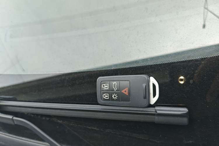 Used Volvo V40 2016 T4 Smart Luxury Edition Vehicle Key