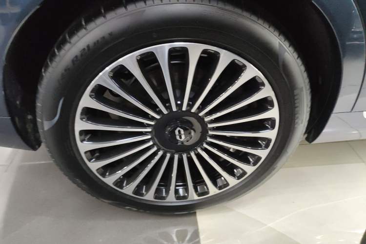 Used Hima AITO M9 2024 Range-Extended Ultra Version 42 kWh 6-Seater Model
