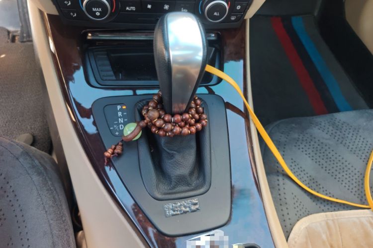 Used BMW 3 Series 2010 320i Luxury Model
