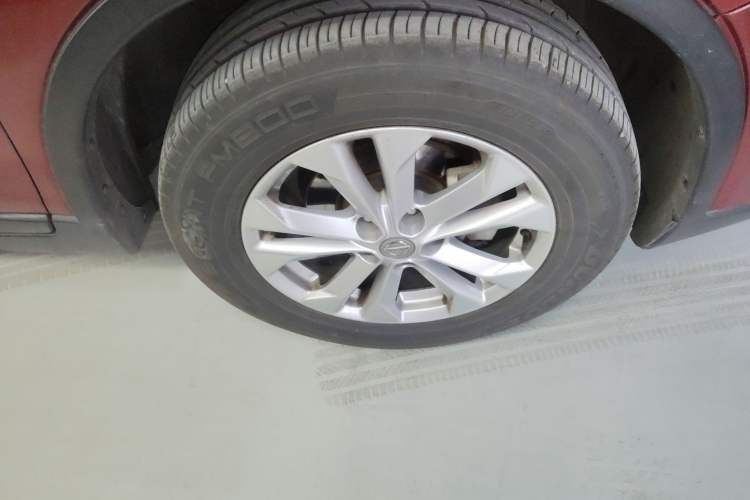 Used Nissan X-Trail 2014 2.0L CVT Comfort Edition 2WD Right Front Wheel Hub