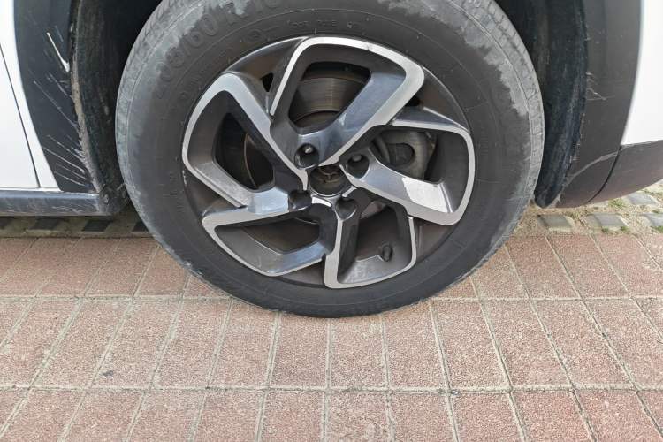 Used Citroen C3-XR 2019 230THP DCT ORIGINS Centennial Deluxe Edition Right Front Wheel Hub