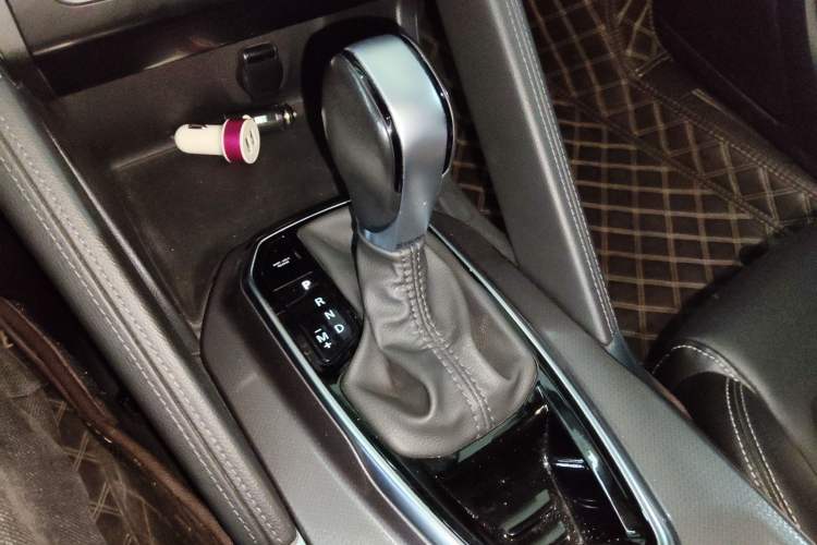 Used Renault Koleos 2017 2.0L Two-Wheel-Drive Leading Edition