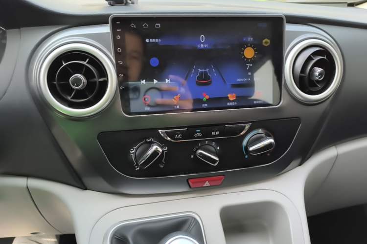 Used JAC Refine M3 2019 PLUS Maker Edition 1.8L Luxury Smart Model with 9 Seats Audio And AC Panel