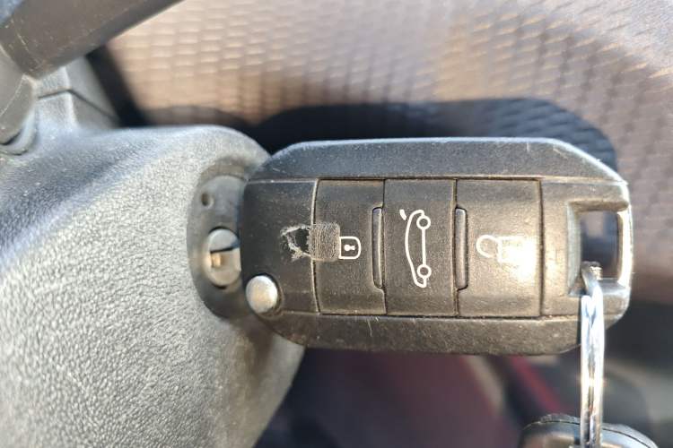 Used Peugeot 2008 2014 1.6L Automatic Fashion Edition
