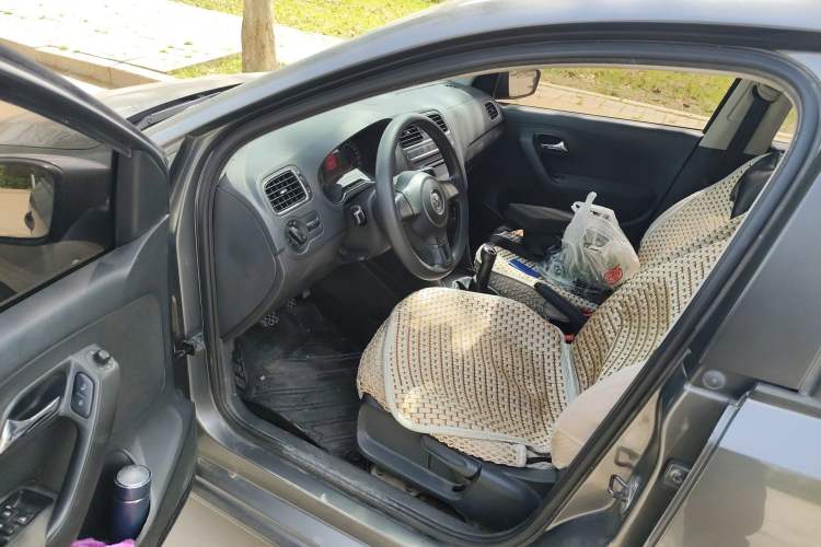 Used Volkswagen Polo 2011 1.6L Manual ZhiShang Edition