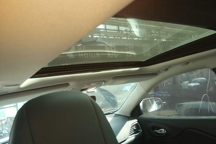 Used Jeep Cherokee 2019 2.0T 2WD Enjoyment Edition China V
