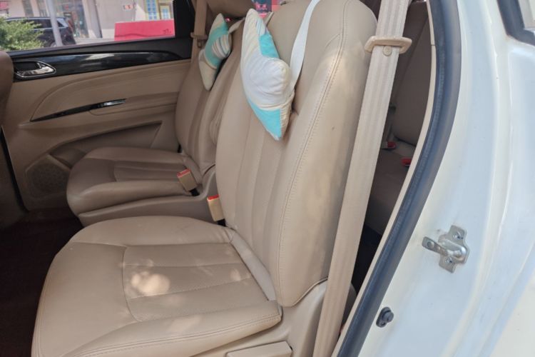 Used Baojun 730 2016 1.8L iAMT Luxury Model 7 Seats