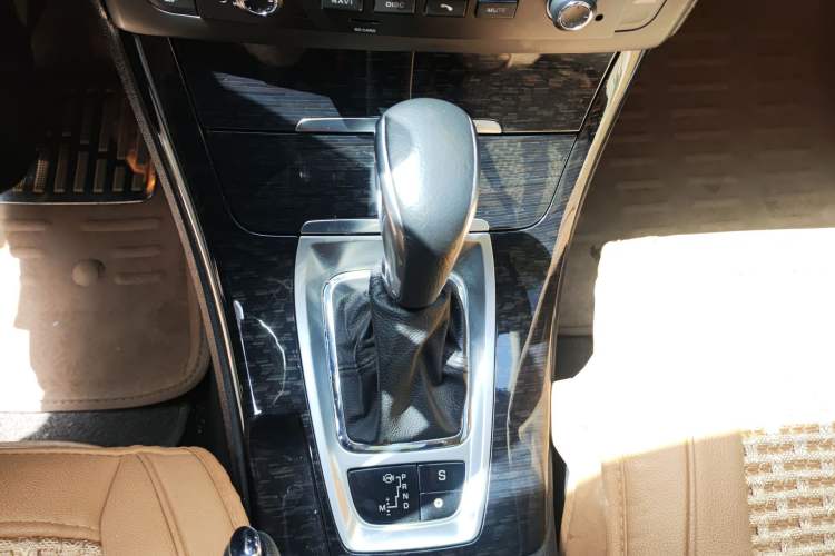 Used Citroen C5 2013 2.0L Automatic Luxury Model Gear Lever