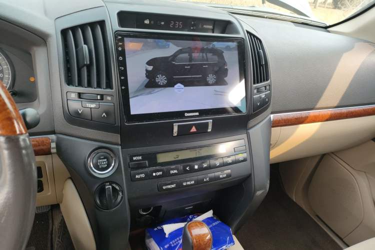 Used Toyota Land Cruiser 2012 4.0L Automatic GX-R Audio And AC Panel