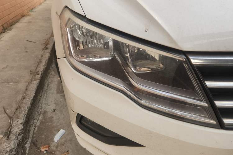 Used Volkswagen Jetta 2017 1.4L Manual Comfort Model Right Front Headlight