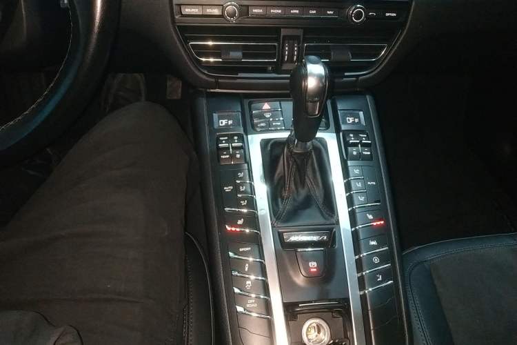 Used Porsche Macan 2018 Macan 2.0T