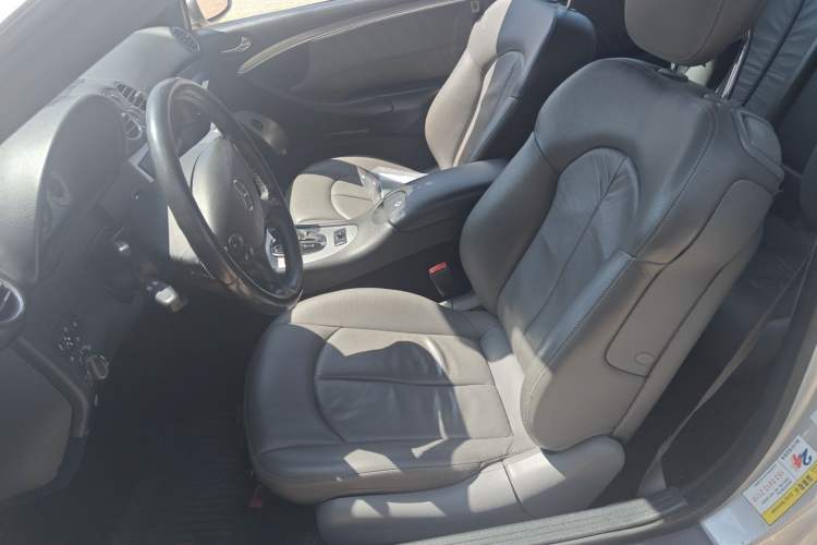 Used Mercedes-Benz CLK-Class 2006 CLK 350 Convertible Sports Car Left Front Seat