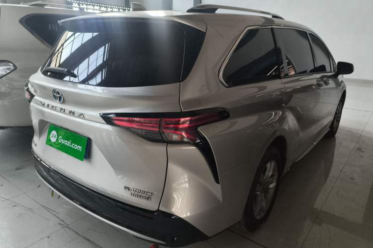Used Toyota SIENNA 2021 2.5L Hybrid Platinum Edition
