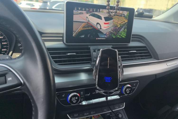 Used Audi Q5L 2018 40 TFSI Prestige Fashion Edition China V Audio And AC Panel