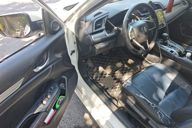 Used Honda Civic 2016 220TURBO CVT Luxury Edition
