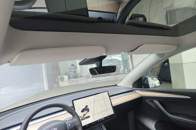 Used Tesla Model Y 2021 Long-Range All-Wheel-Drive Version