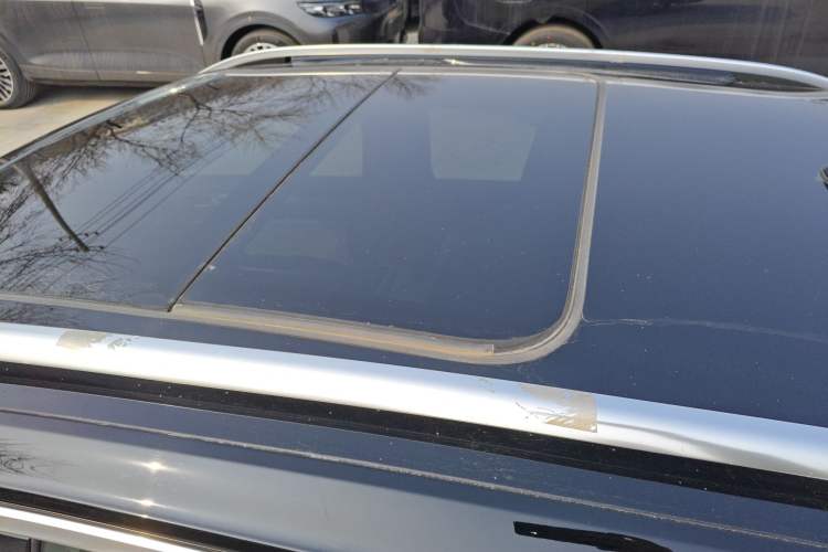 Used Volkswagen T-ROC 2023 300TSI DSG Two-Wheel Drive Starlight Edition
