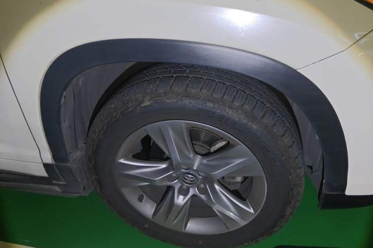 Used Toyota Highlander 2018 2.0T Four-Wheel Drive Luxury Edition 7 Seats China V Emission Standard
