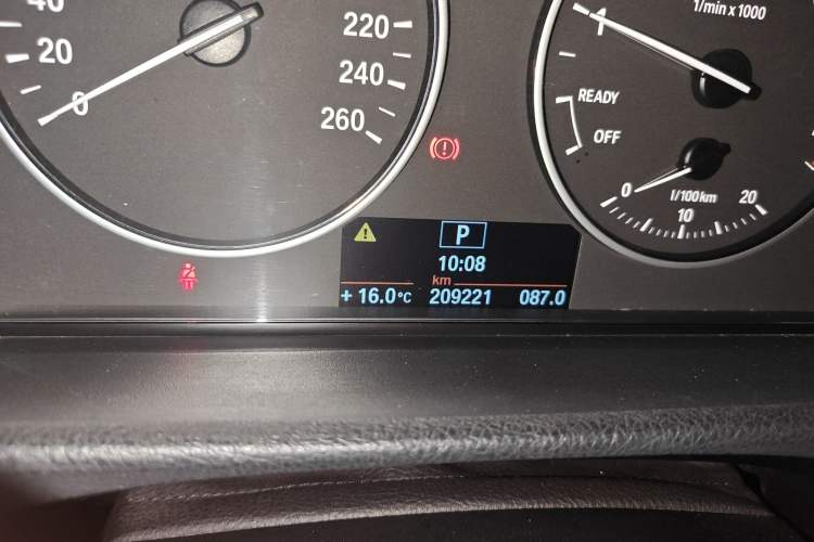 Used BMW 3 Series 2013 320Li Fashion Model
