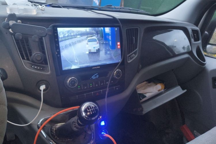 Used Foton Toano 2023 Joy Elephant Multi-Function 2.0T Manual Long-Wheelbase Mid-Roof Model with Single Rear Tire Available in 5/6/7/9-Seater Configurations