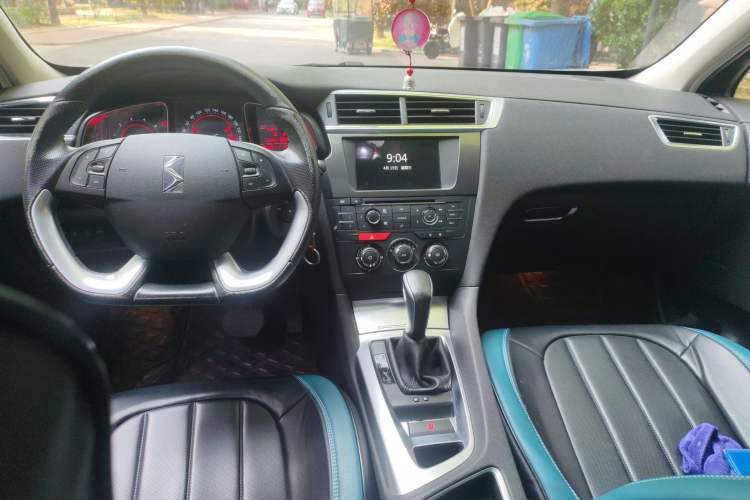 Used DS 6 2014 1.6T Elegant Version THP160 Center Console