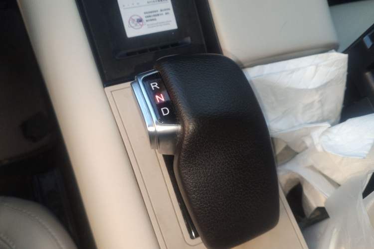 Used Hima AITO M5 2022 Extended-Range Four-Wheel Drive Ultimate Edition Gear Lever