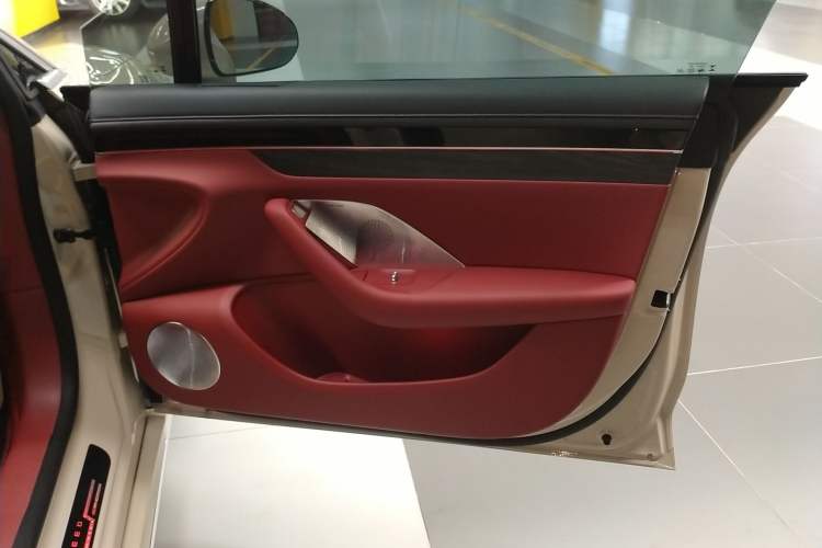 Used Hima Luxeed S7 2025 705 km Max
