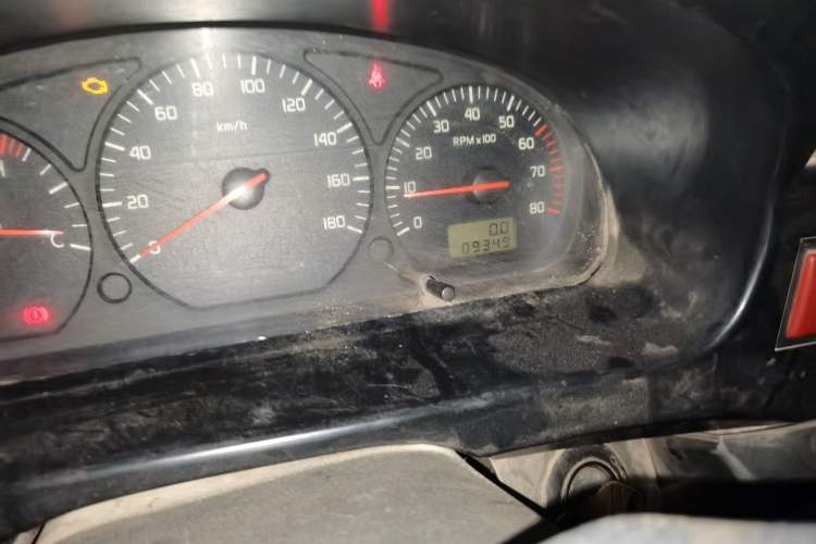 Used Jinbei Hiace 2014 2.0L 5th Generation Kuaiyunwang Business Version 4G19 Odometer Close Up