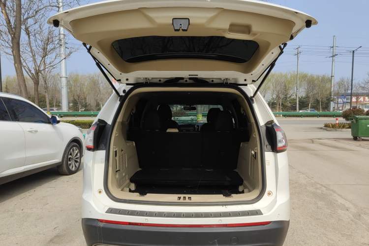 Used Ford Edge 2016 EcoBoost 245 Two-Wheel-Drive Titanium 5-Seater
