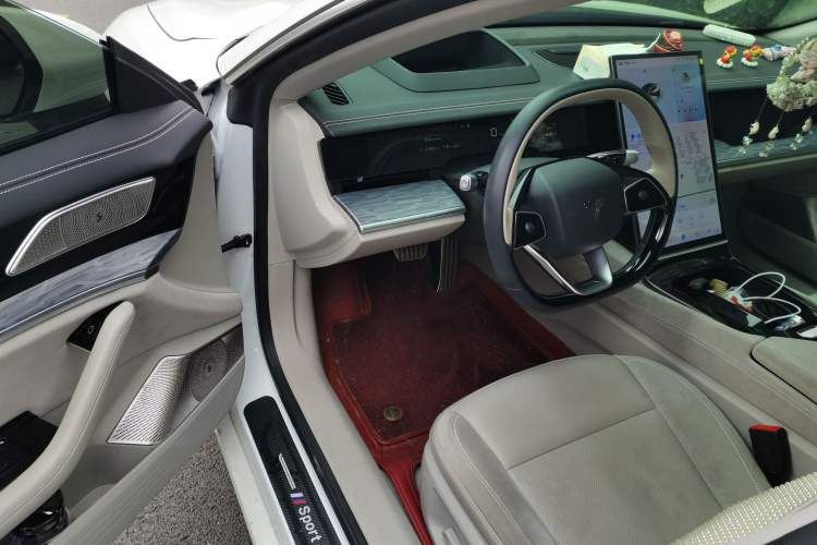 Used NETA S 2022 All-Electric 715 km Range Rear-Drive Deluxe Version Driver Seat