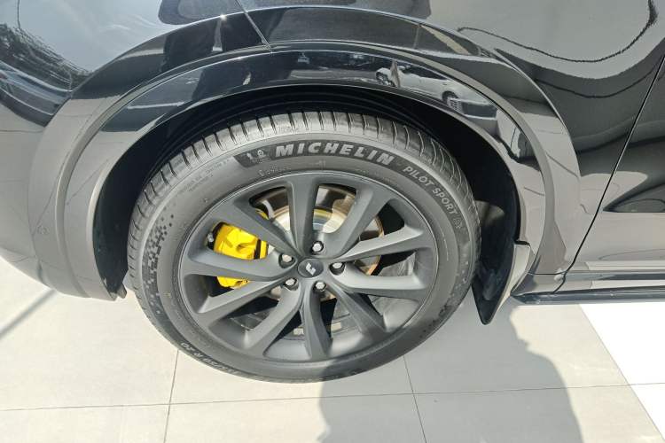 Used Li Auto ONE 2021 Extended-Range 6-Seater Version Left Front Wheel Hub