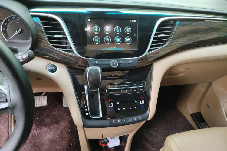 Used Buick GL8 2017 ES 28T Flagship Model China V Standard
