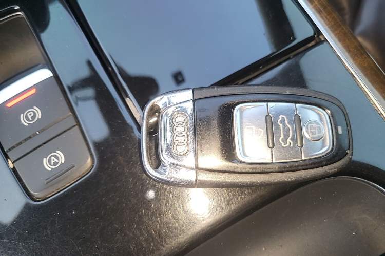 Used Audi A8 2013 A8L 30 FSI Comfort Model