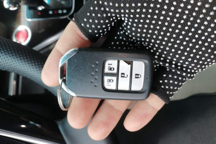 Used Honda Odyssey 2015 Revised 2.4L Luxury Edition Interior 1