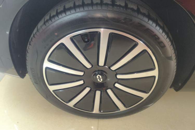 Used Hima AITO M9 2024 All-Electric Max Version 100 kWh 6-Seater