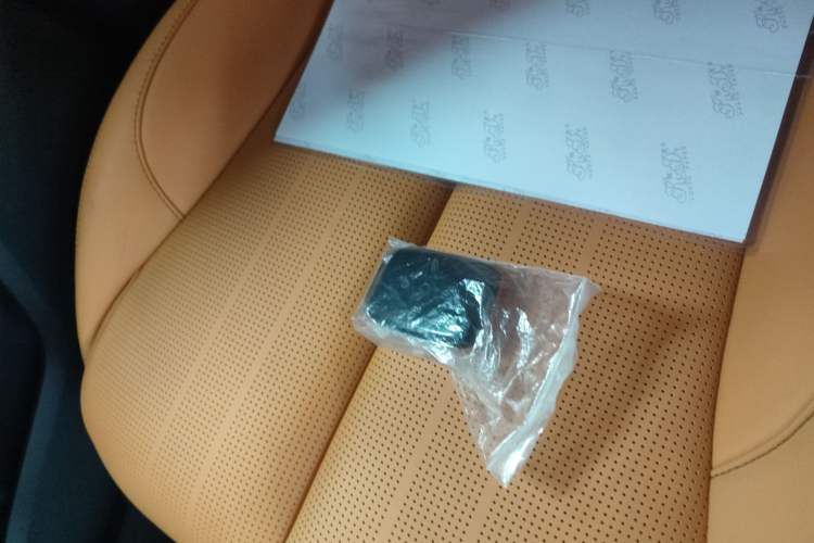 Used Geely Galaxy LEVC L380 2024 140-Degree 6-Seater All-Wheel-Drive Ultra