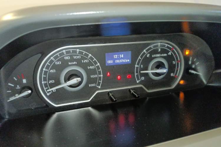 Used SAIC MAXUS Xintu V80 2021 2.0T Manual Classic Aoyuntong Short Wheelbase Mid-Roof 5/6-Seater
