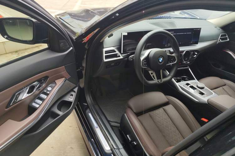 Used BMW 3 Series 2025 330Li M Sport Shadowline Package Driver Seat