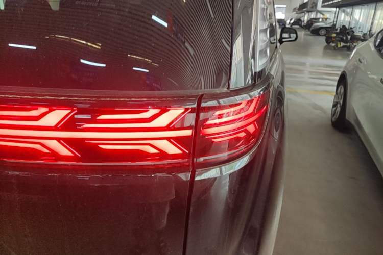 Used Denza D9 2022 DM-i 970 Four-Wheel Drive Flagship Model